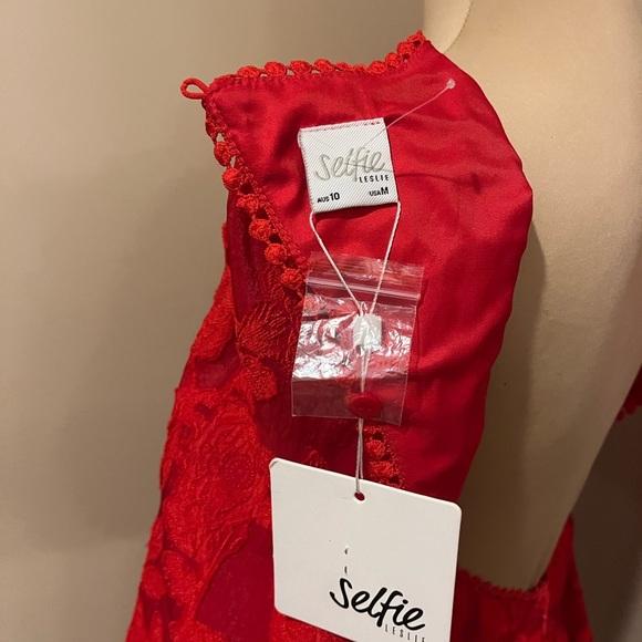 Selfie Leslie Red Lace Mini Dress, size 6 US - Picture 8 of 9
